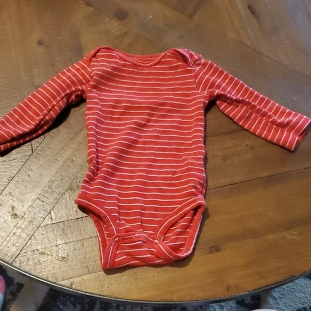 🐻 Carter's Striped Red and White Bodysuit